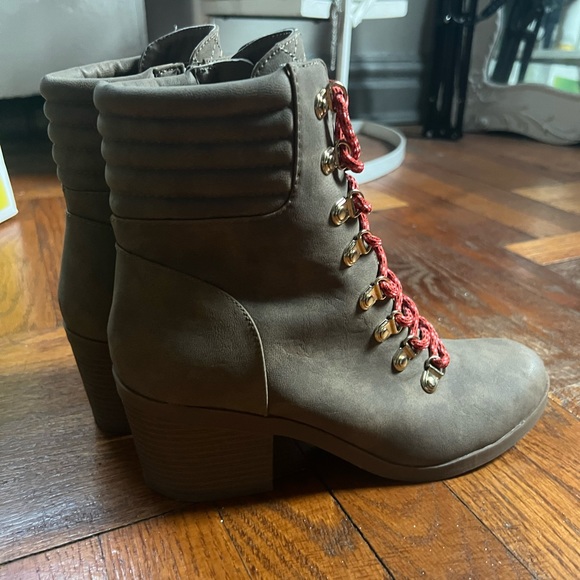G by guess combat low heel boots - Picture 2 of 5